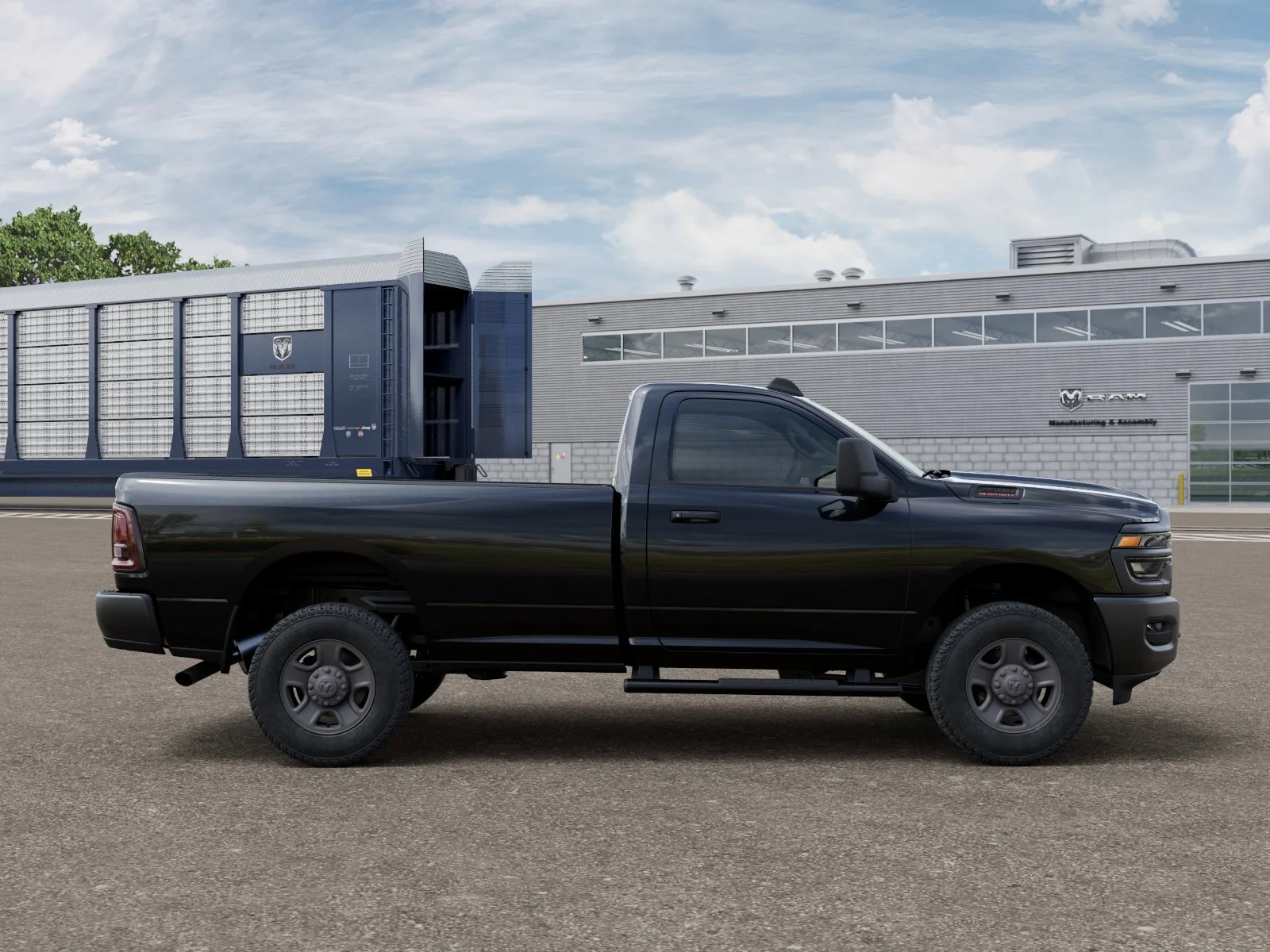 New 2026 Diamond Black Crystal Pearl-Coat Exterior Paint RAM Tradesman image 17