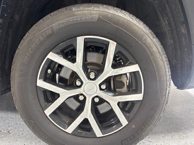 Used 2023 Black Jeep Limited image 9