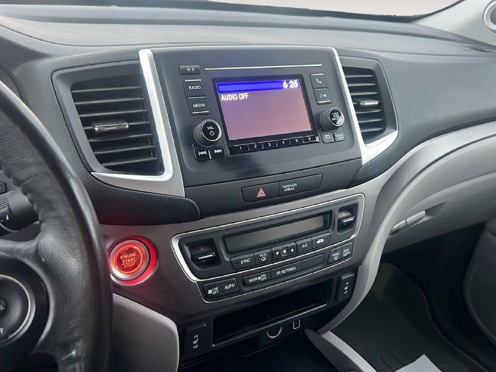 Used 2019 Forest Mist Metallic Honda RTL image 11