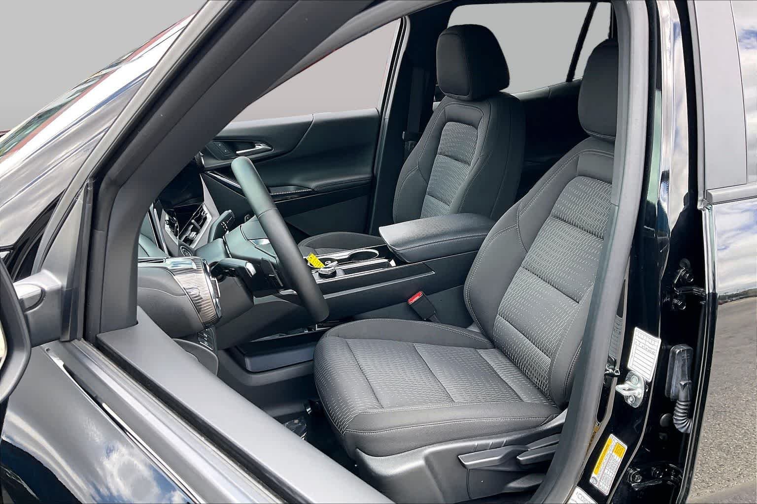 Used 2026 Mosaic Black Metallic Chevrolet FWD LT image 9