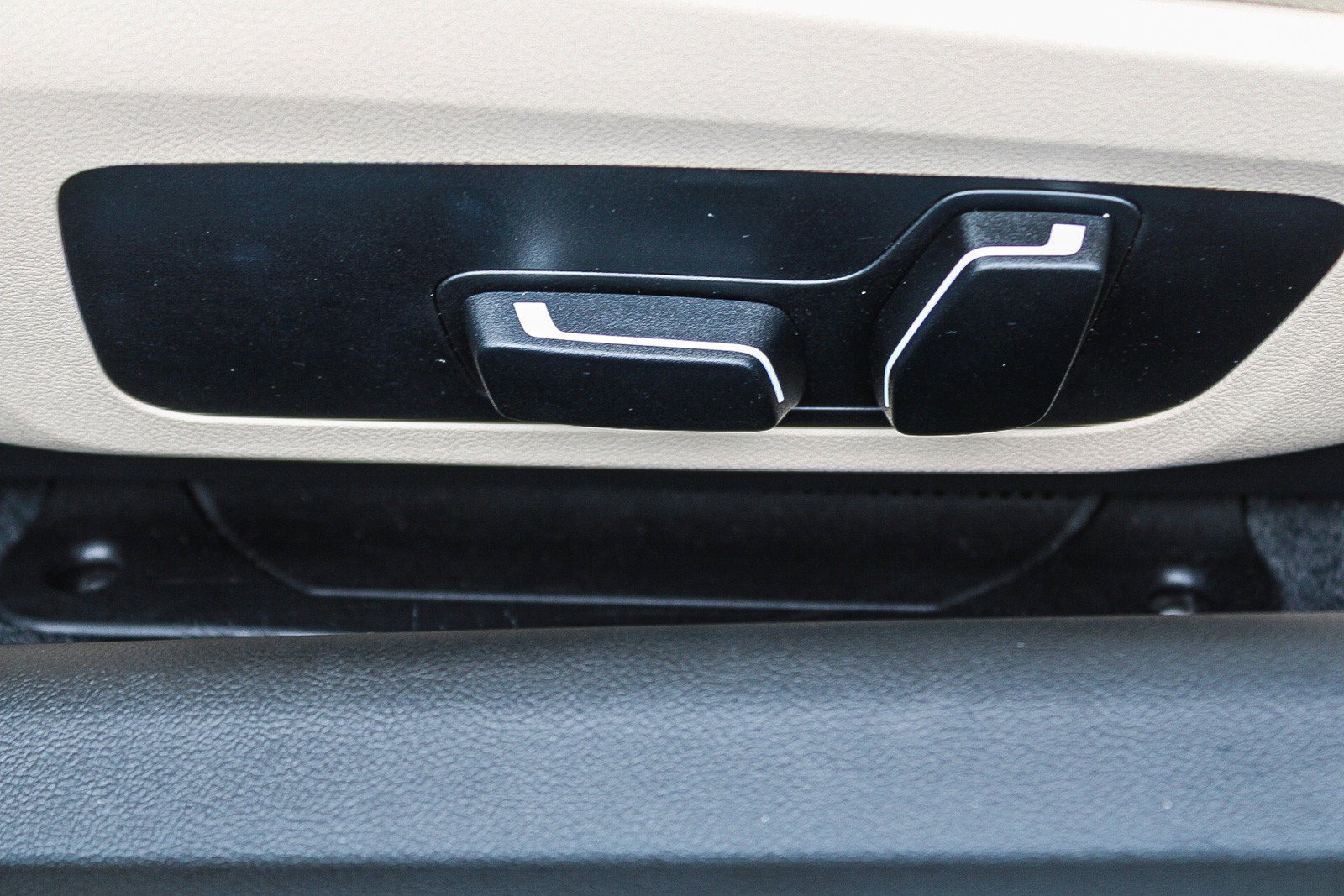 Used 2026 Alpine White BMW 230i image 22