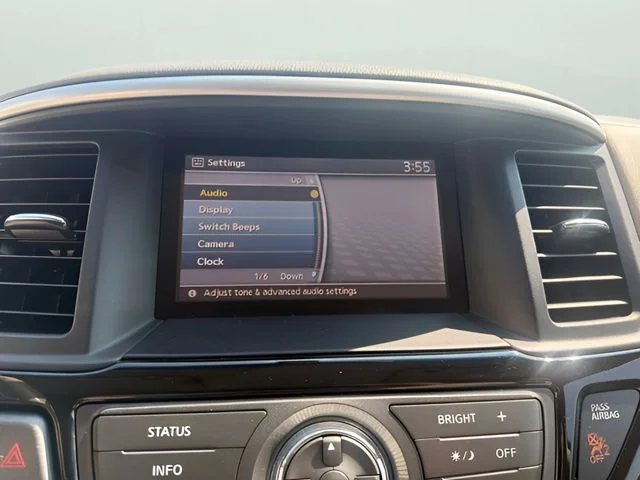 Used 2015 Blue Nissan SV image 21