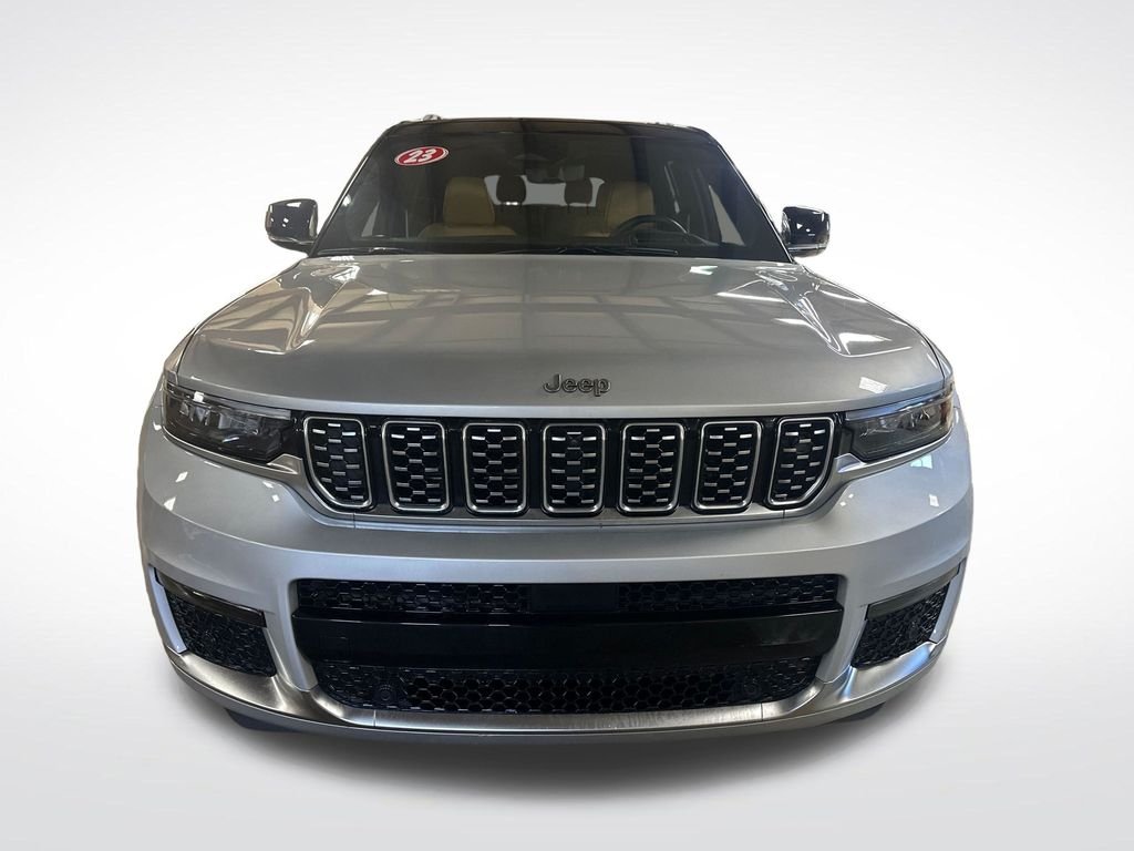 Used 2023 Silver Jeep Summit image 9