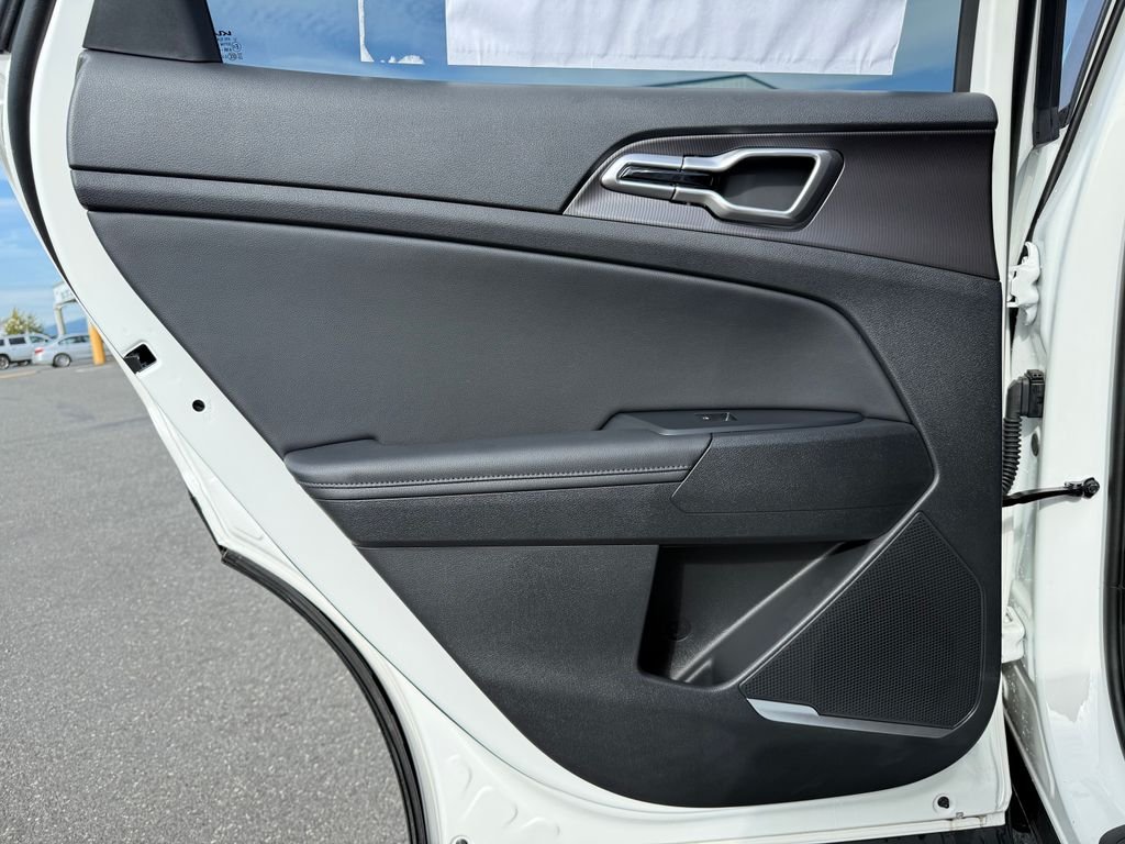 New 2026 Snow White Pearl Kia EX image 25