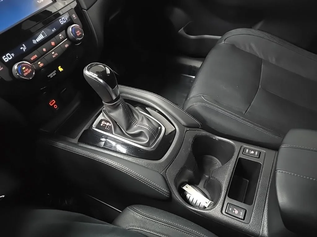 Used 2017 Black Nissan SL image 29