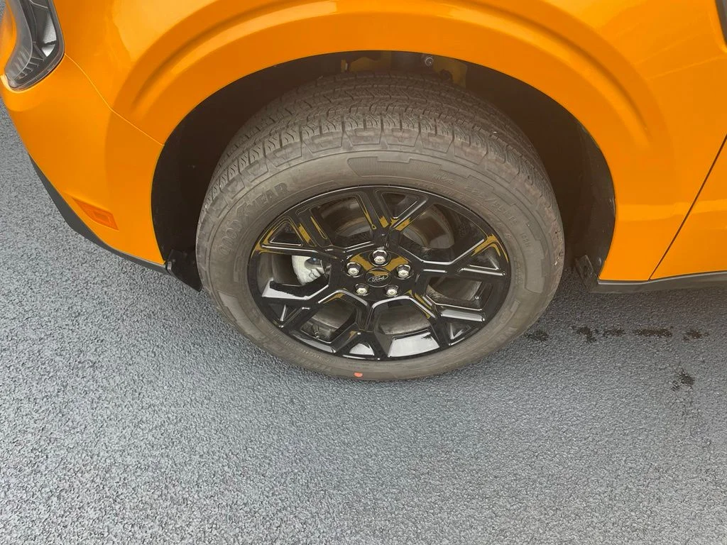 Used 2026 Orange Ford XLT image 9
