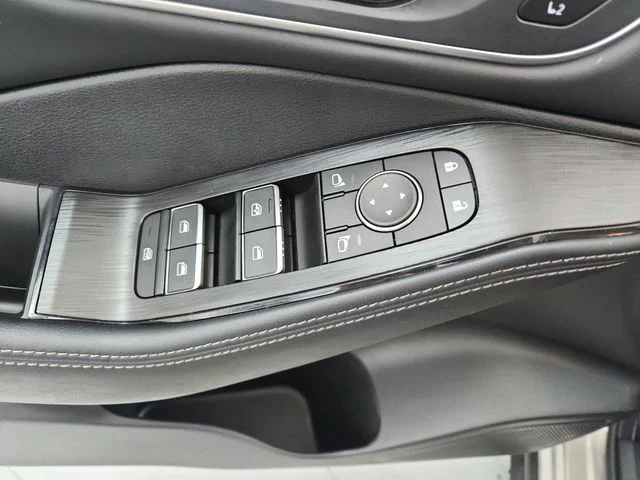 Used 2026 Gold Nissan Platinum image 33