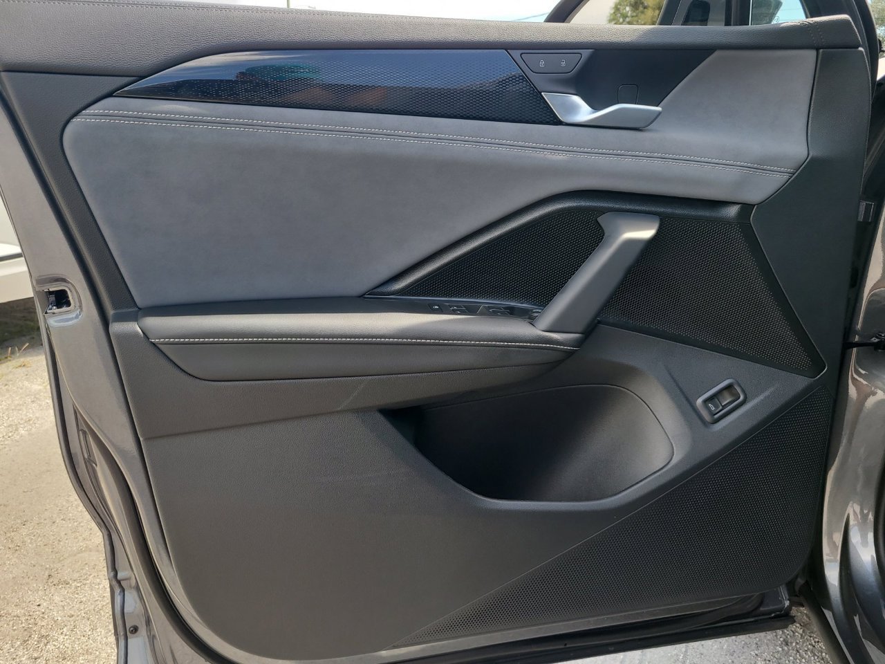 New 2026 Platinum Gray Metallic Volkswagen SE image 14