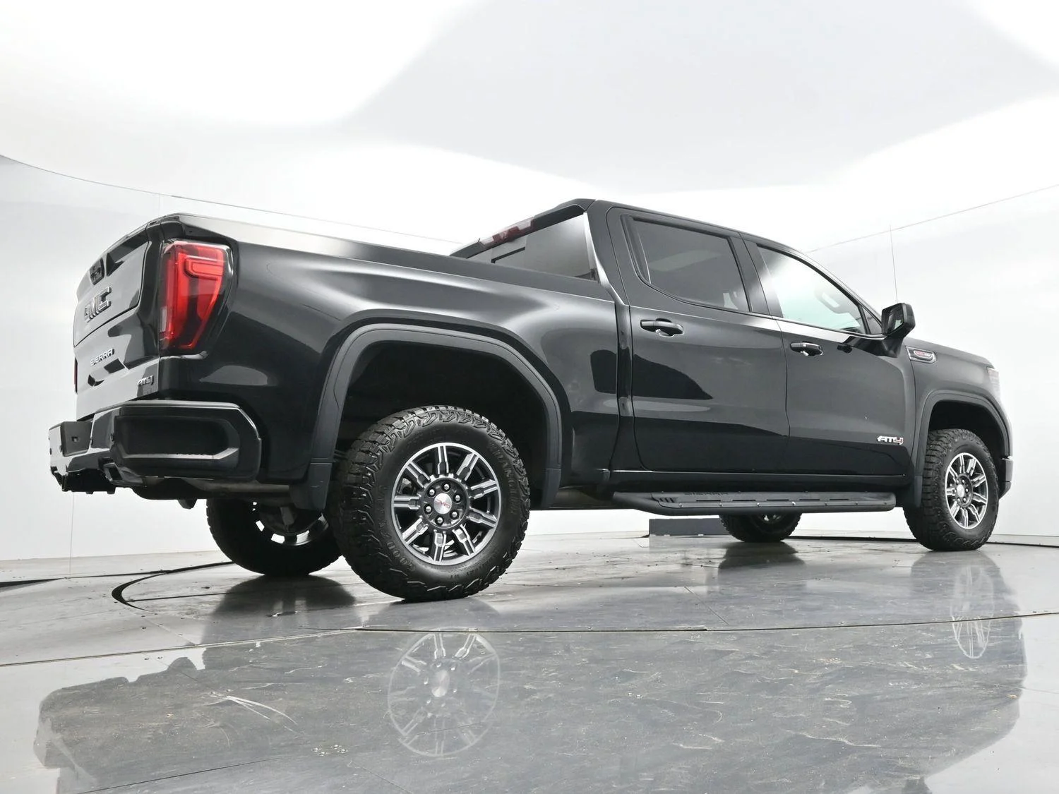 Used 2024 Onyx Black GMC AT4 image 50