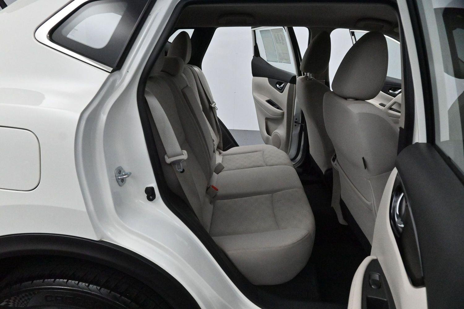Used 2017 Glacier White Nissan SV image 29