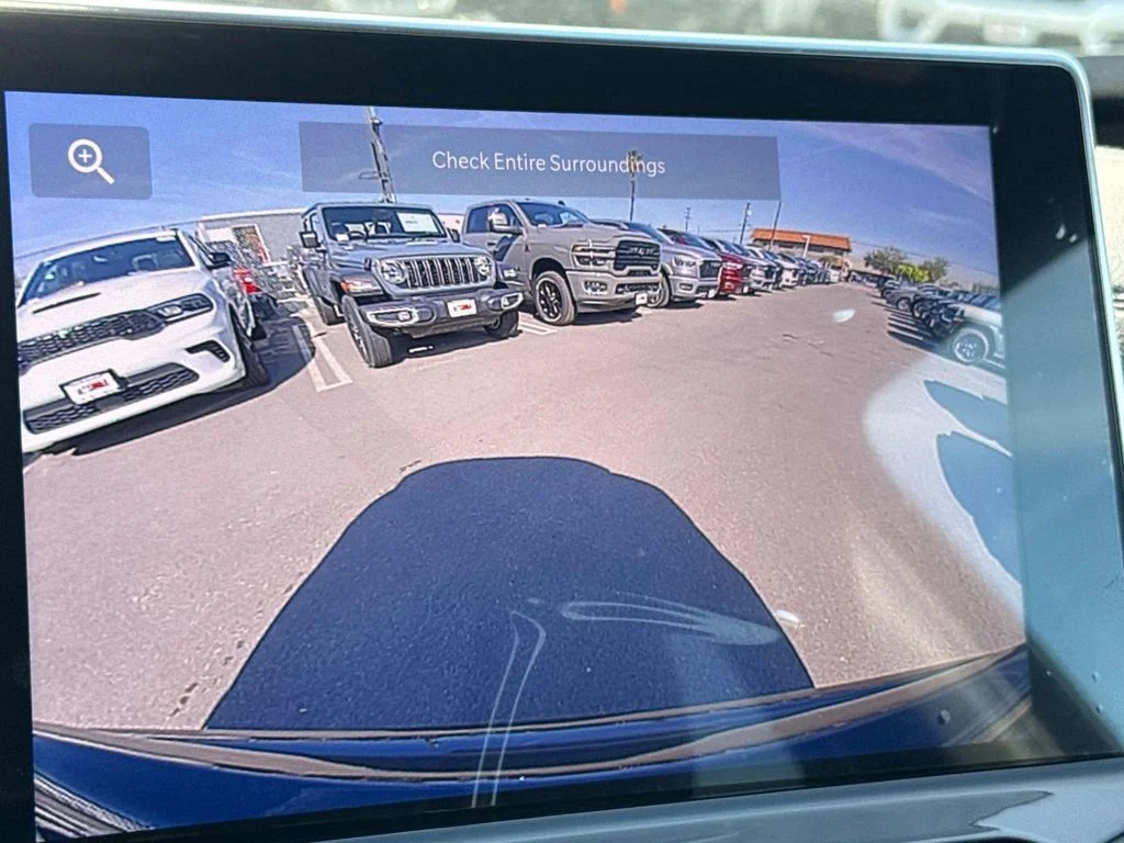 New 2026 Black Jeep Latitude image 27
