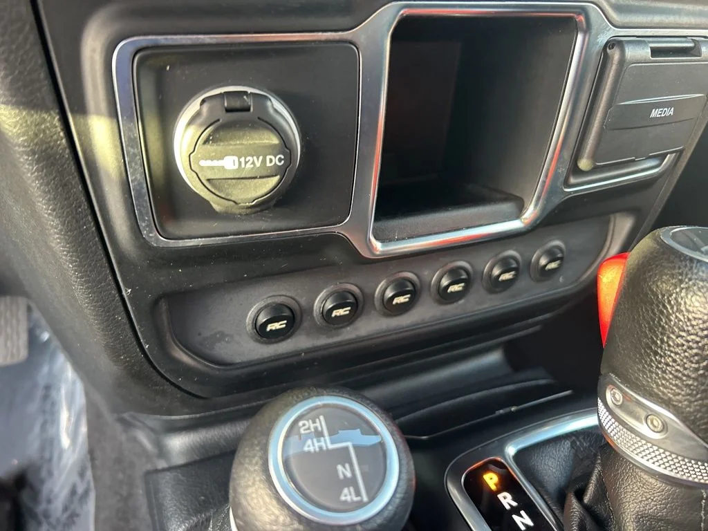 Used 2020 Beige Jeep Sport image 38