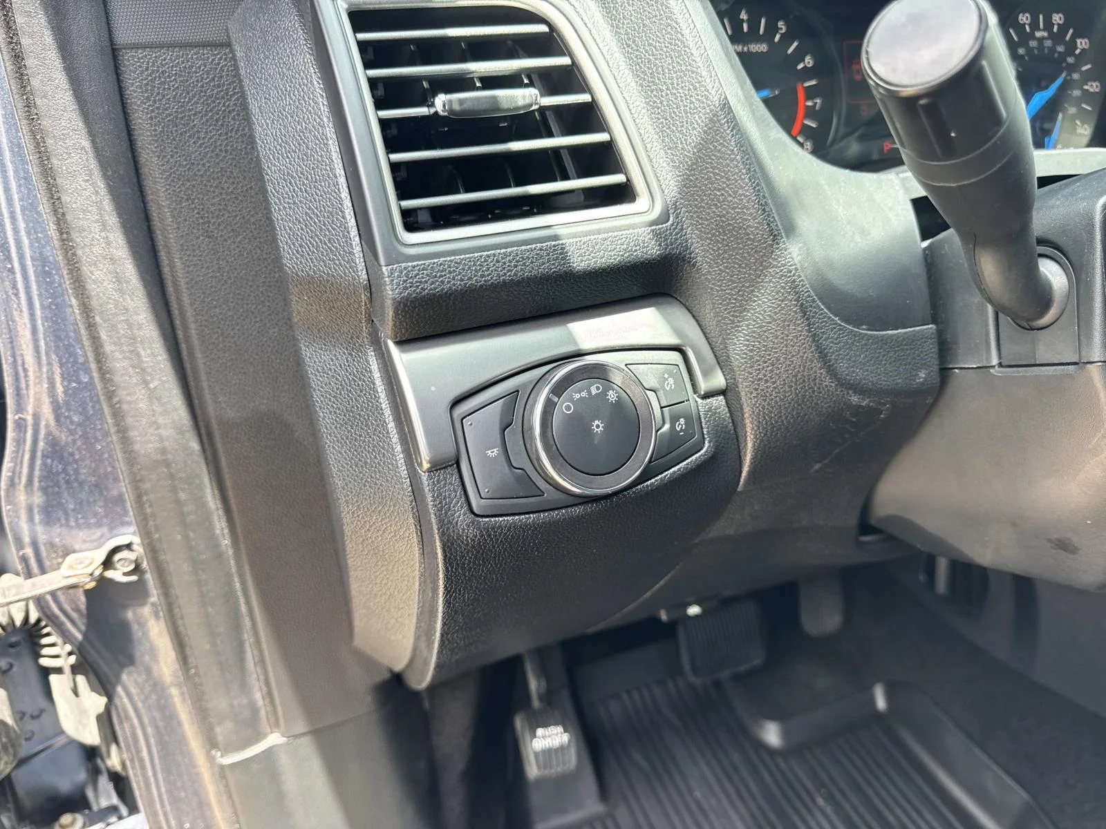 Used 2019 Blue Ford XLT image 20