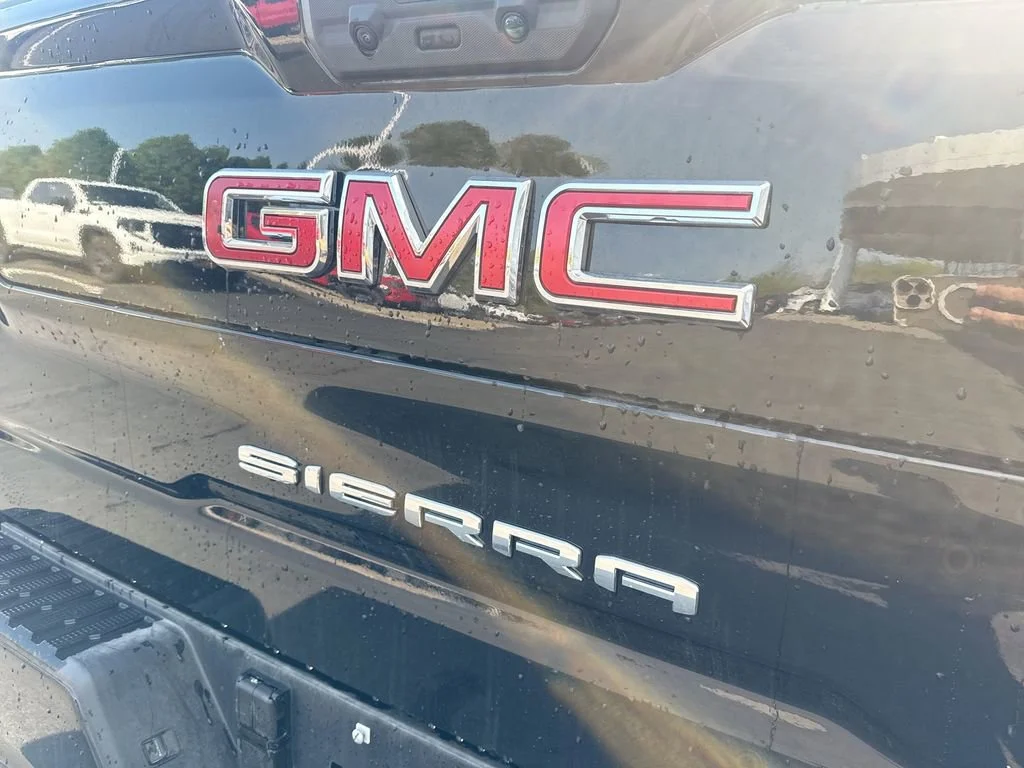 New 2026 Onyx Black GMC Elevation image 28
