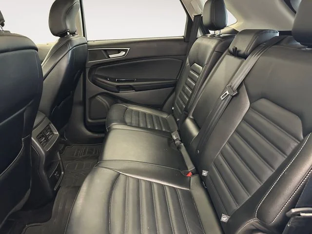 Used 2015  Ford SEL image 13
