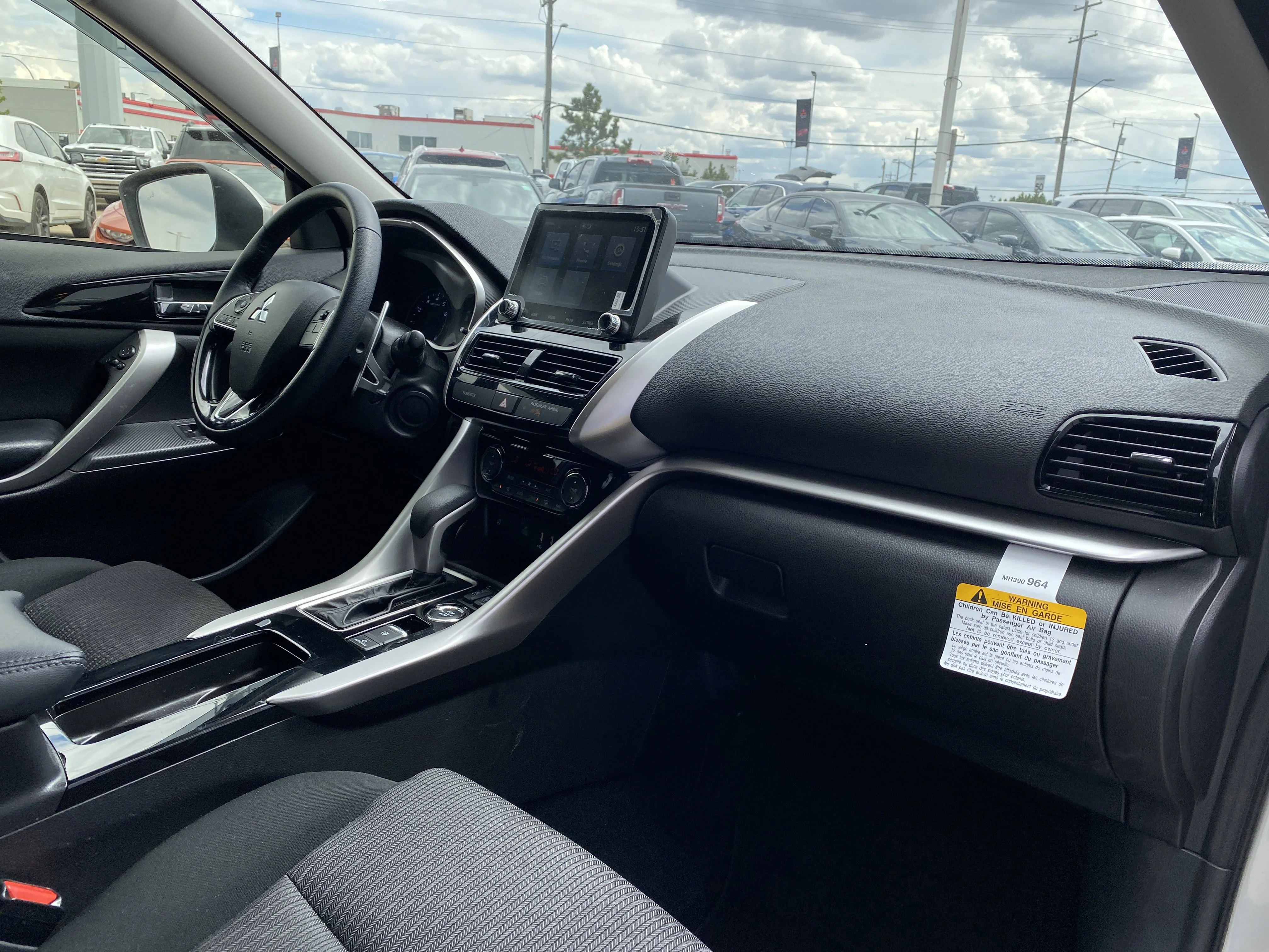 Certified Used 2024 Silver Mitsubishi SE S-AWC * RADAR * HEATED SEATS * POWER TAILGATE * image 19