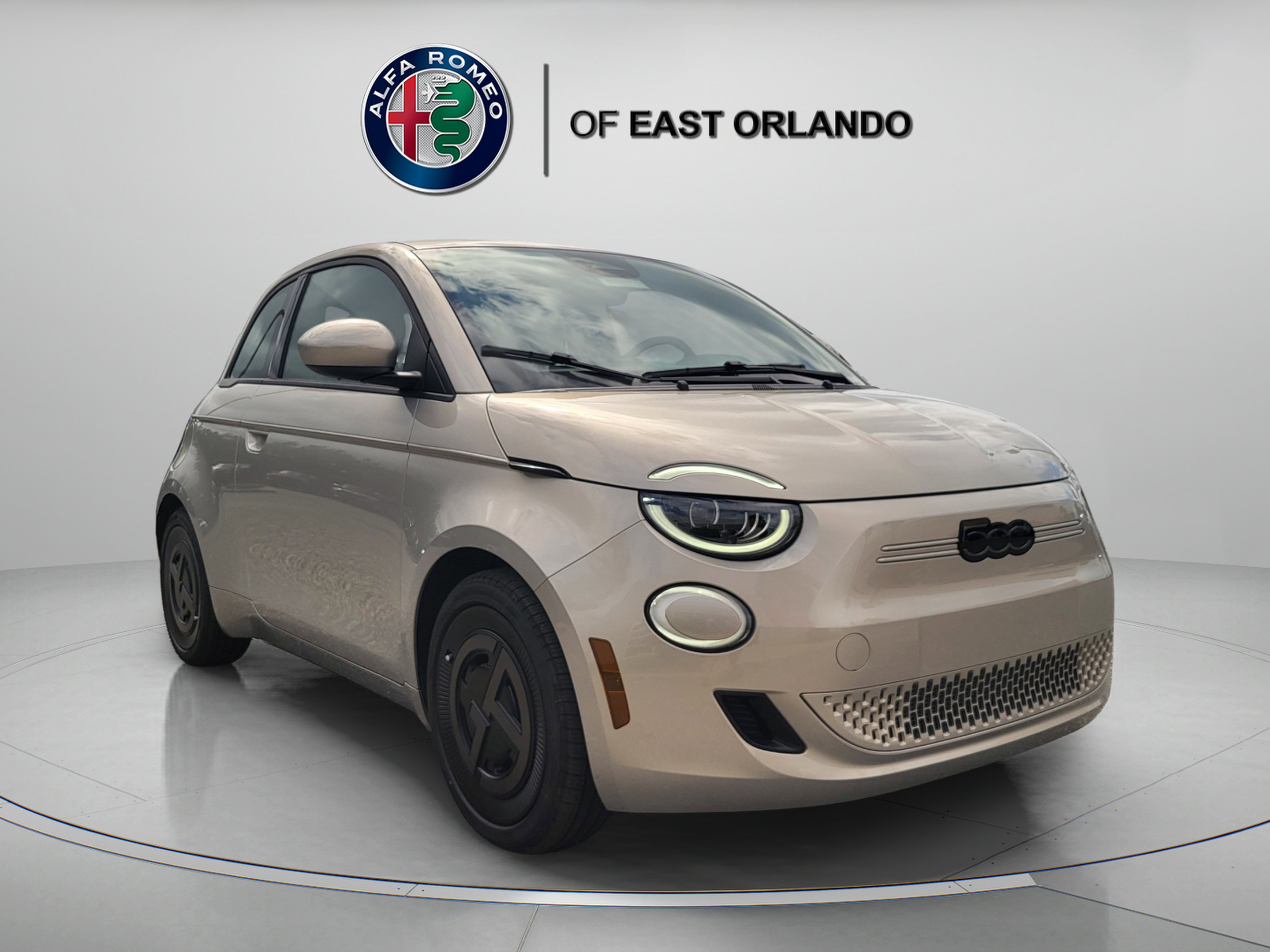 2025 FIAT 500e Giorgio Armani's photo