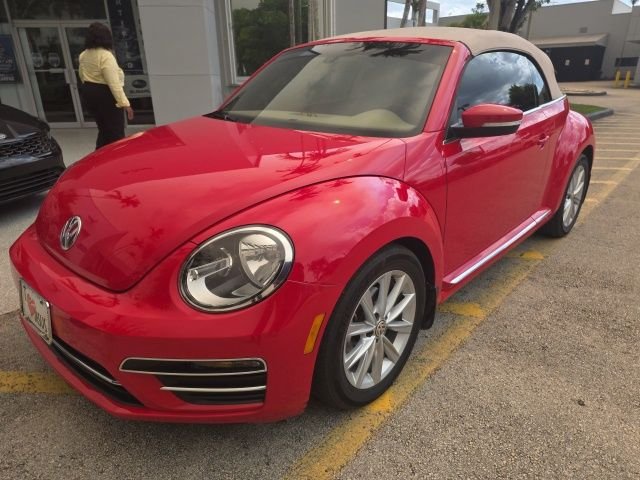 Used 2019 Red Volkswagen 2.0T SE image 4