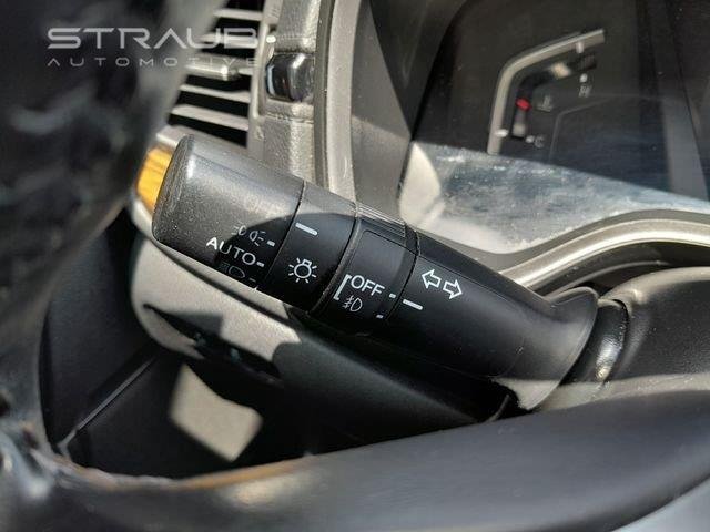 Used 2018  Honda Touring image 16