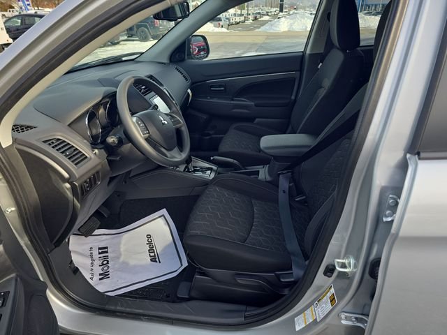 2025 Mitsubishi Outlander Sport ES - Photo 13