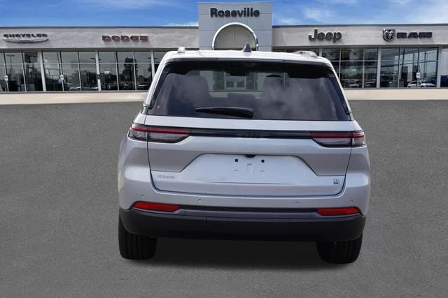 New 2026 Silver Zynith Jeep Limited image 4