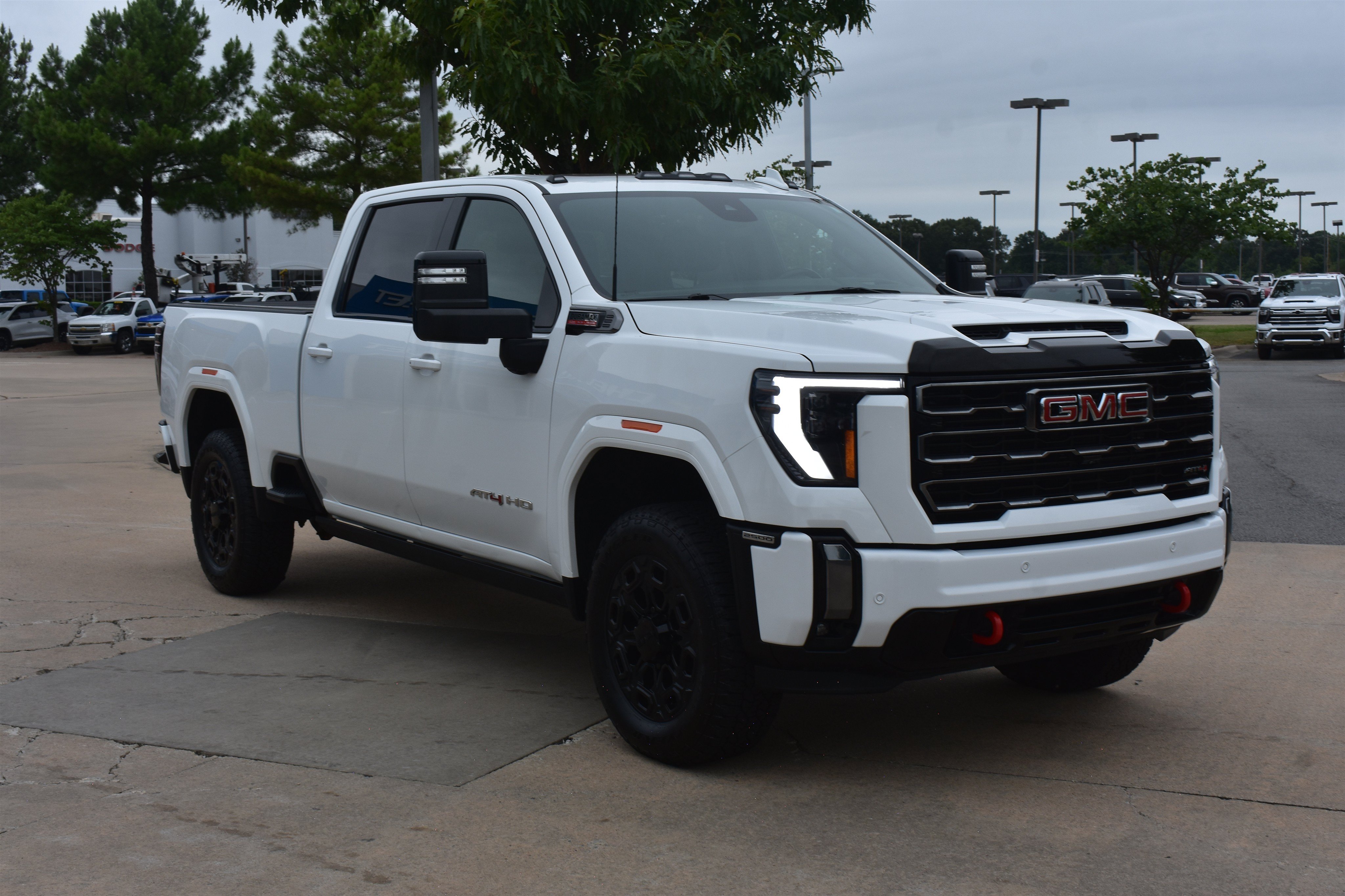 2024 GMC Sierra 2500HD AT4 - Photo 3