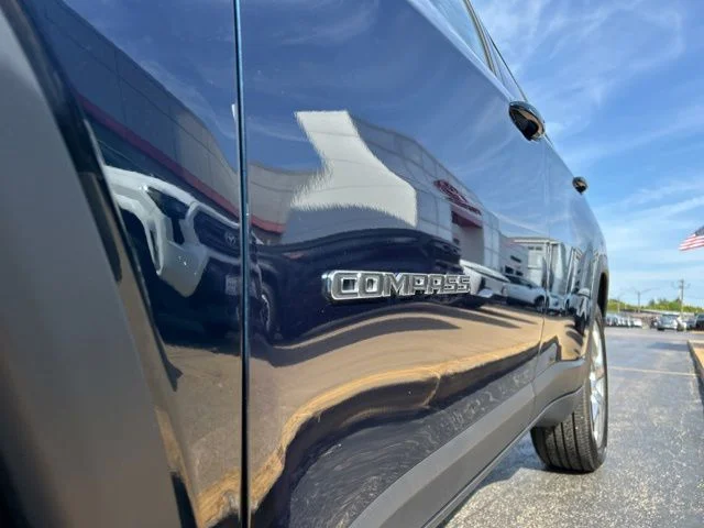 Used 2024 Blue Jeep Latitude Lux image 18
