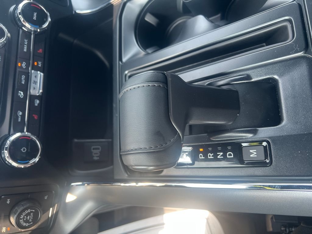 New 2026 Agate Black Metallic Ford XLT image 20