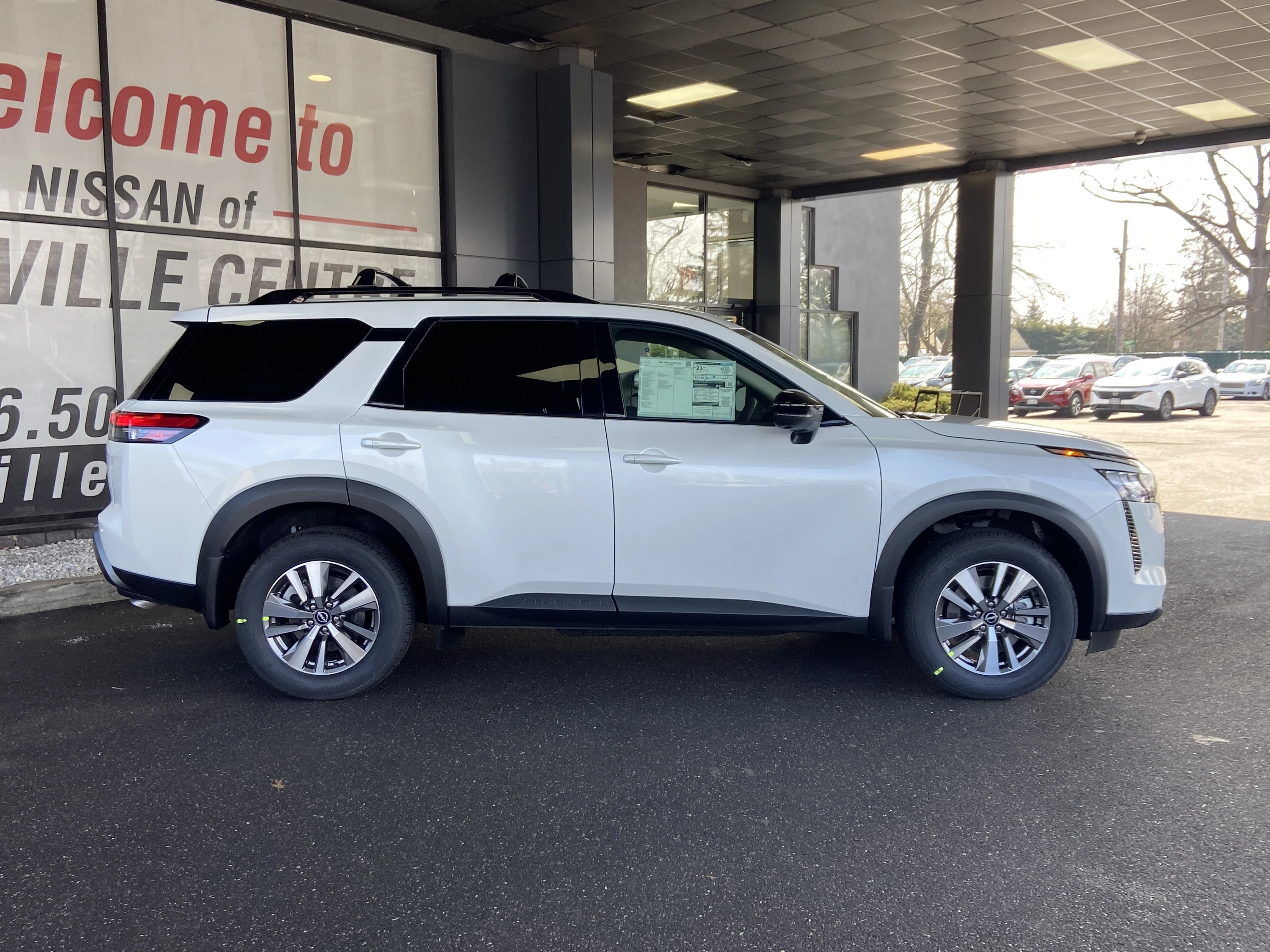 New 2026 Everest White Pearl Tricoat Nissan SL image 3