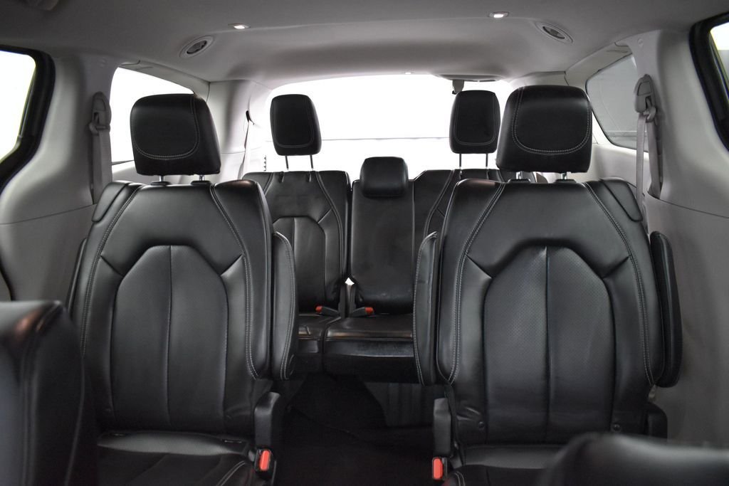 Used 2023 White Chrysler Touring L image 22