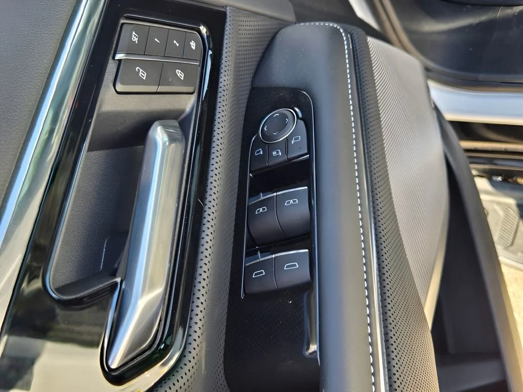 2025 GMC Sierra EV Denali - Photo 26