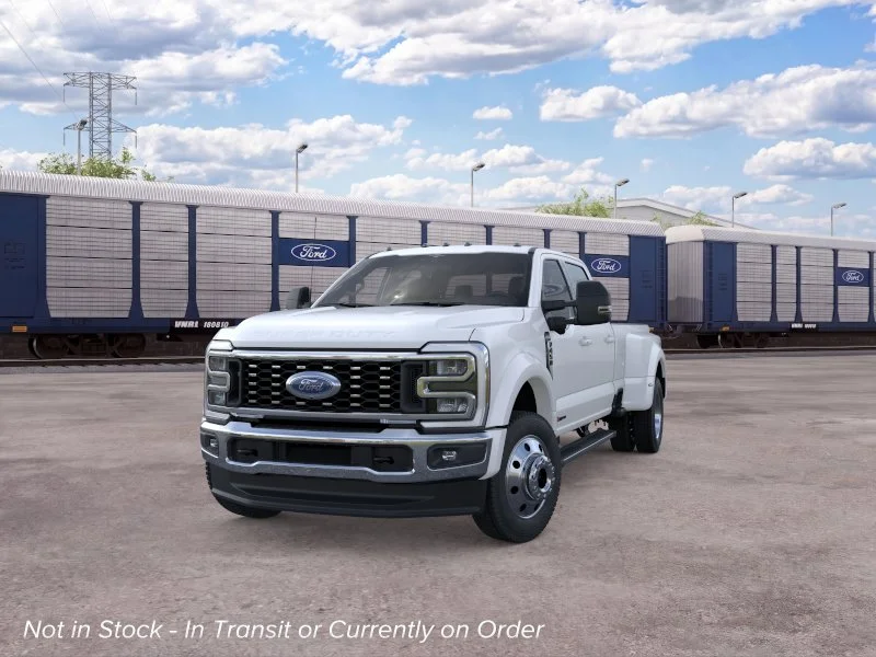 New 2026 Star White Metallic Tri-Coat Ford LARIAT image 2