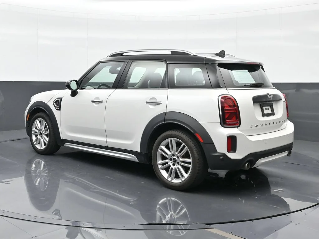 Used 2024 White MINI  image 2