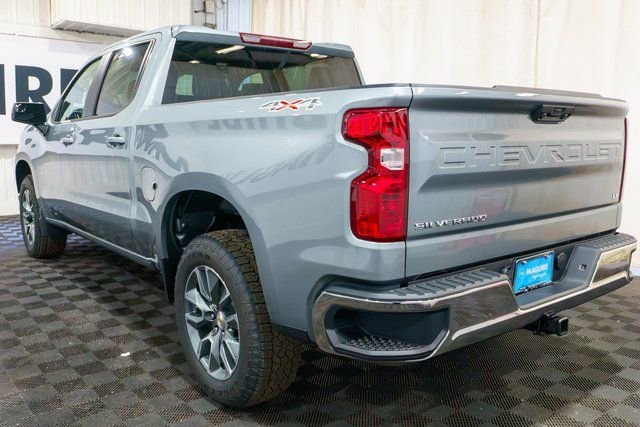 New 2026 Sterling Gray Metallic Chevrolet LT (2FL) image 7
