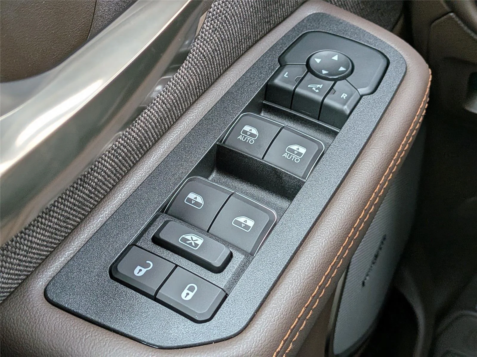 2026 RAM 1500 Limited Longhorn - Photo 26