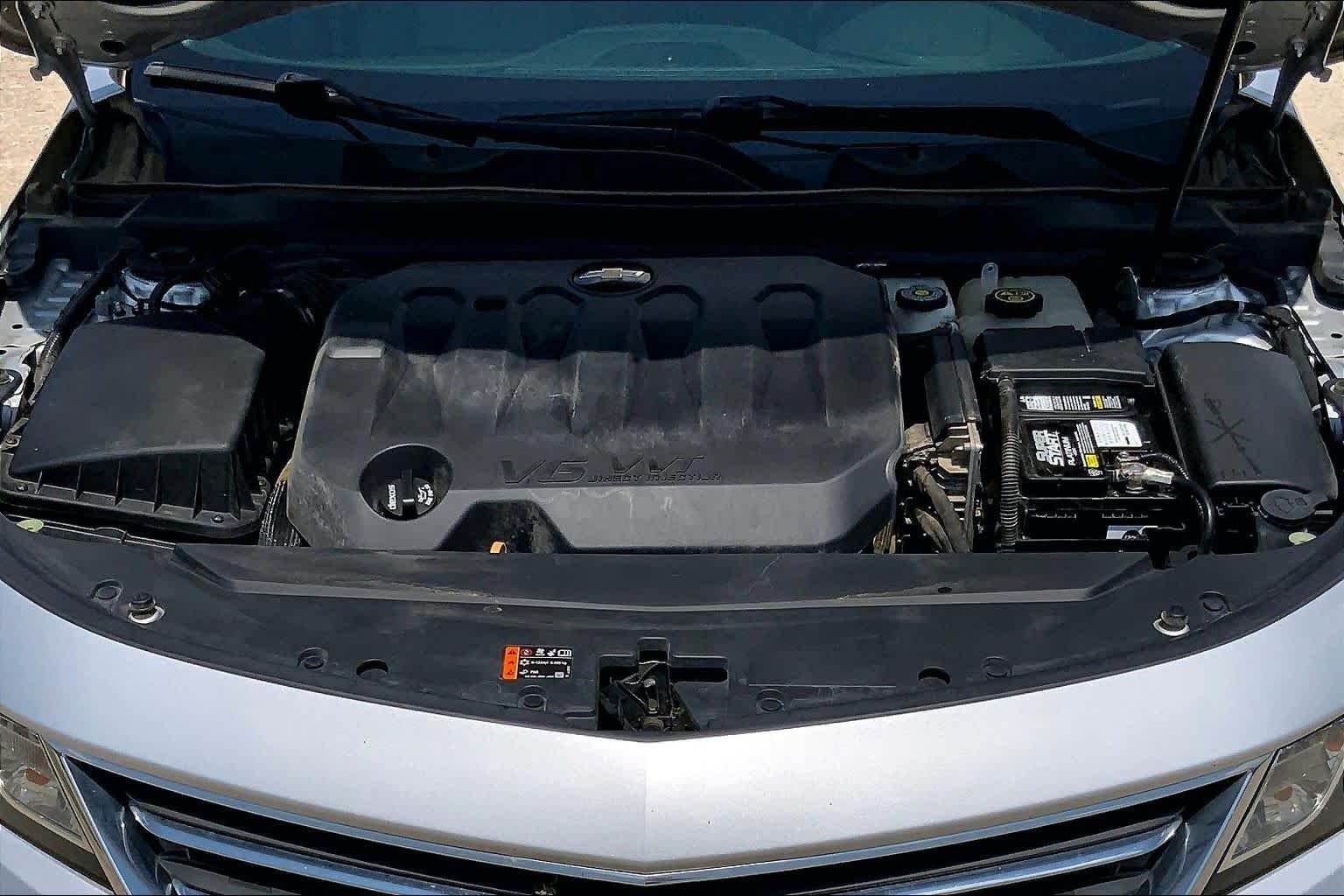 Used 2020 Silver Ice Metallic Chevrolet LT image 32