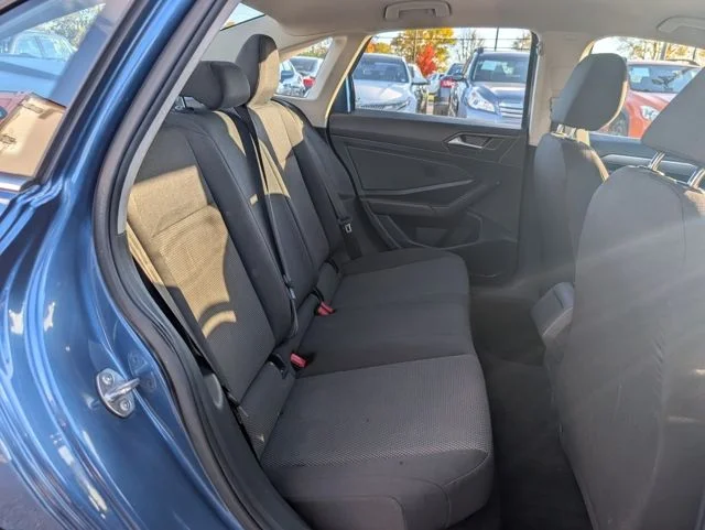 Used 2019 Blue Volkswagen 1.4T S image 18