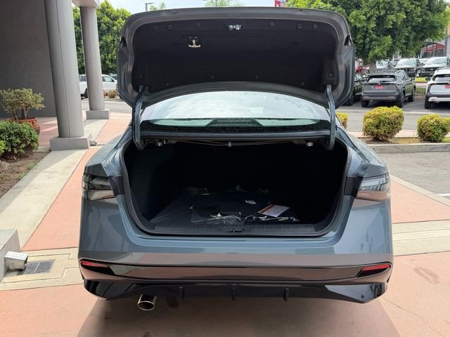 New 2027 Atlantic Gray Metallic Nissan SR image 7