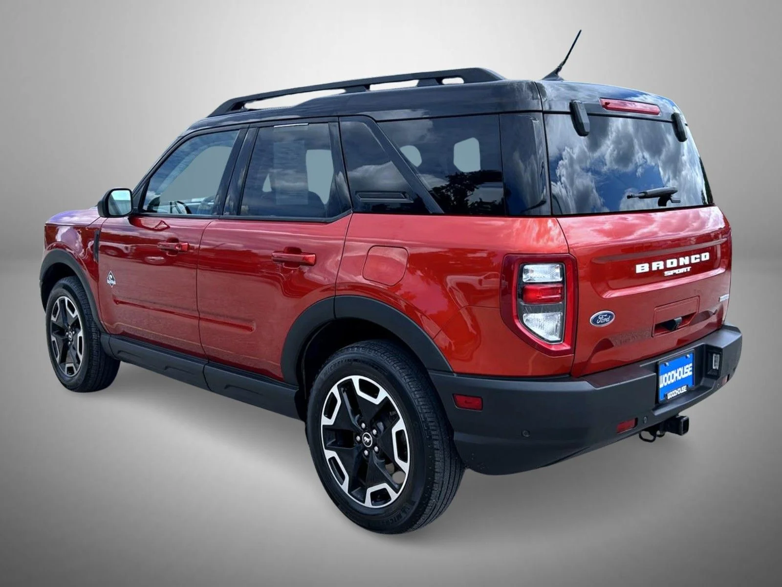Used 2022 Red Ford Outer Banks image 7