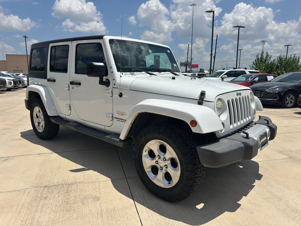Used 2014 Bright White Clearcoat Jeep Sahara image 19