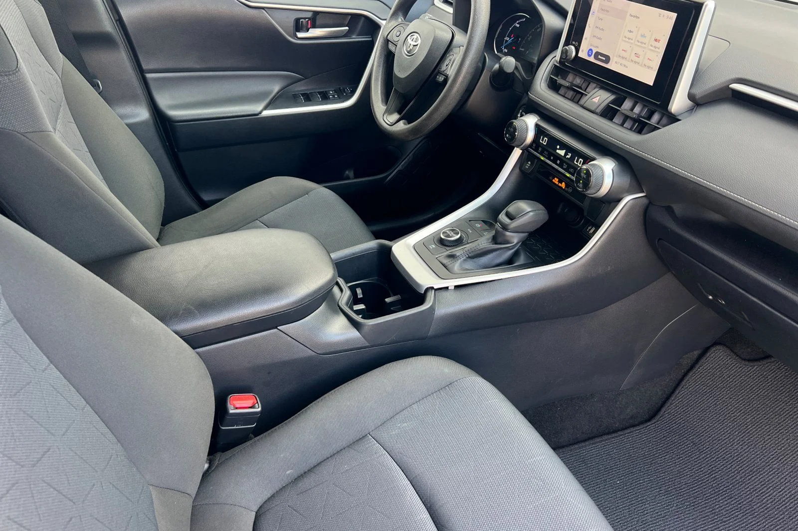 Used 2025 White Toyota XLE image 16