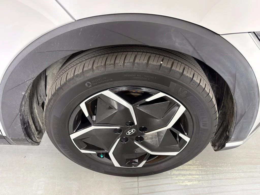 Used 2024 Gray Hyundai SEL image 11