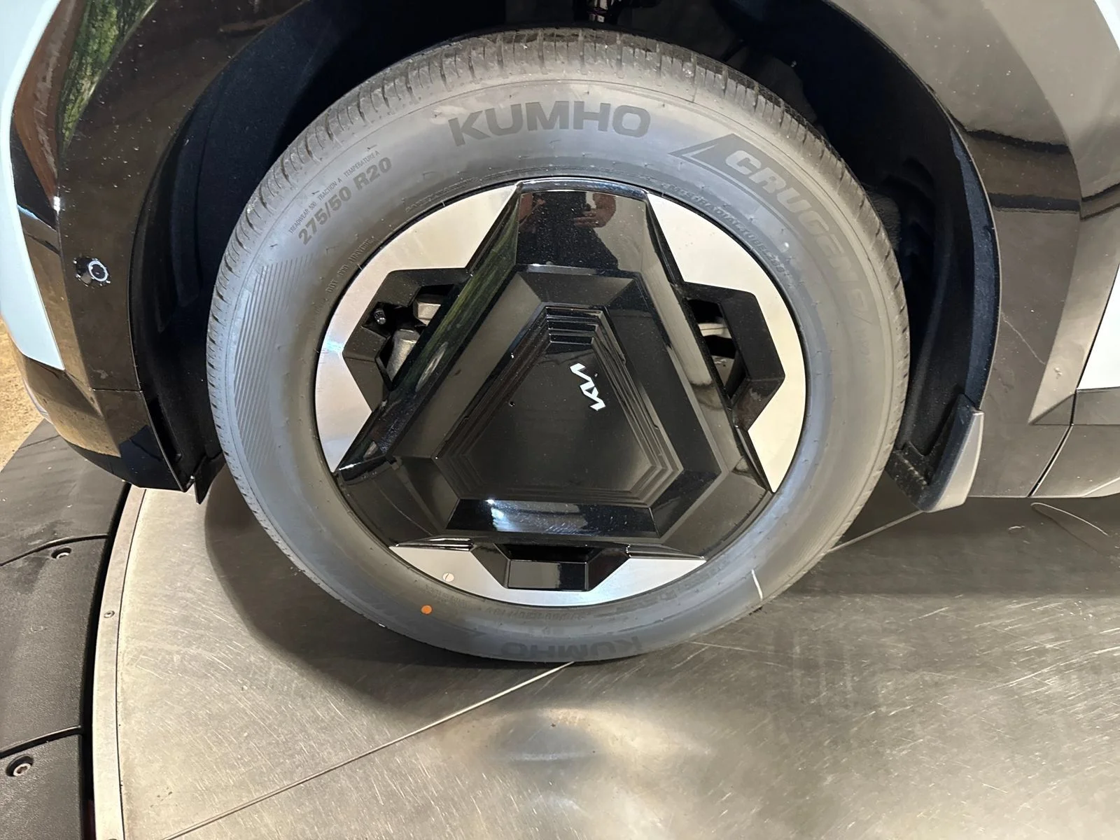 New 2026  Kia Land image 2