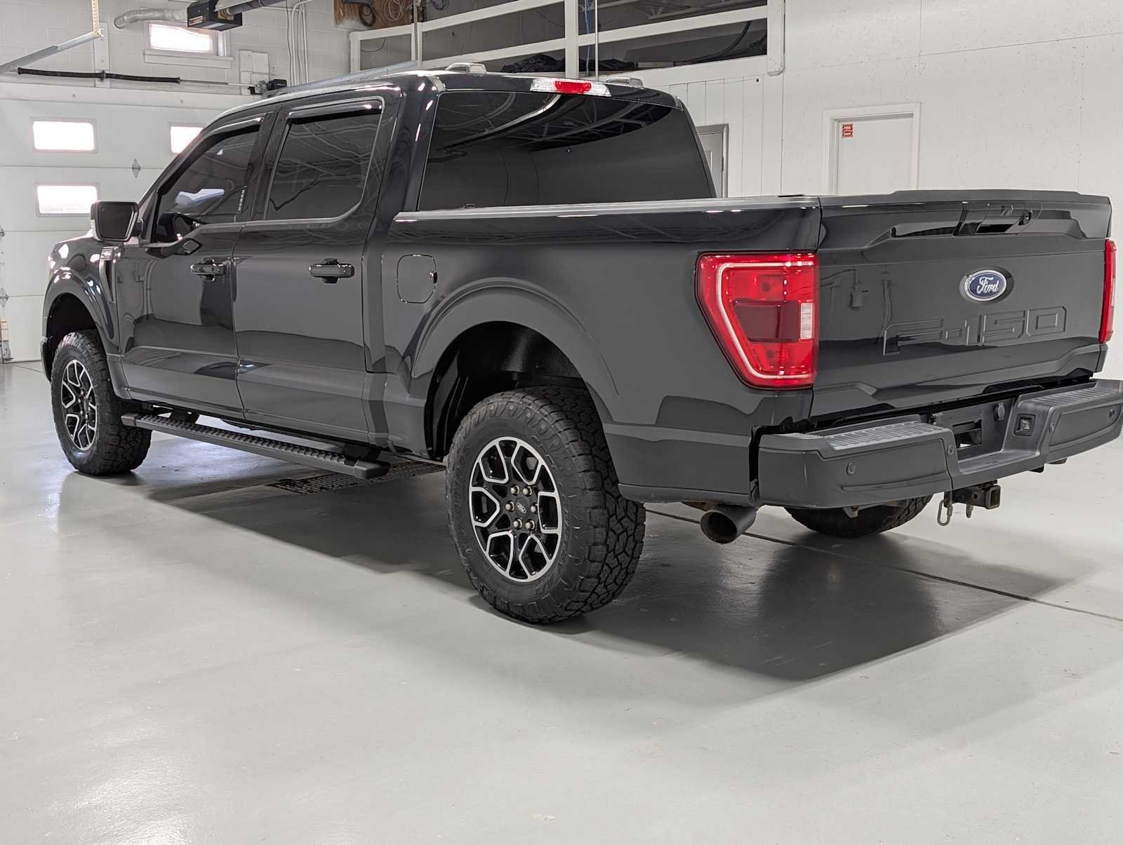 Used 2021 Agate Black Ford XLT image 11