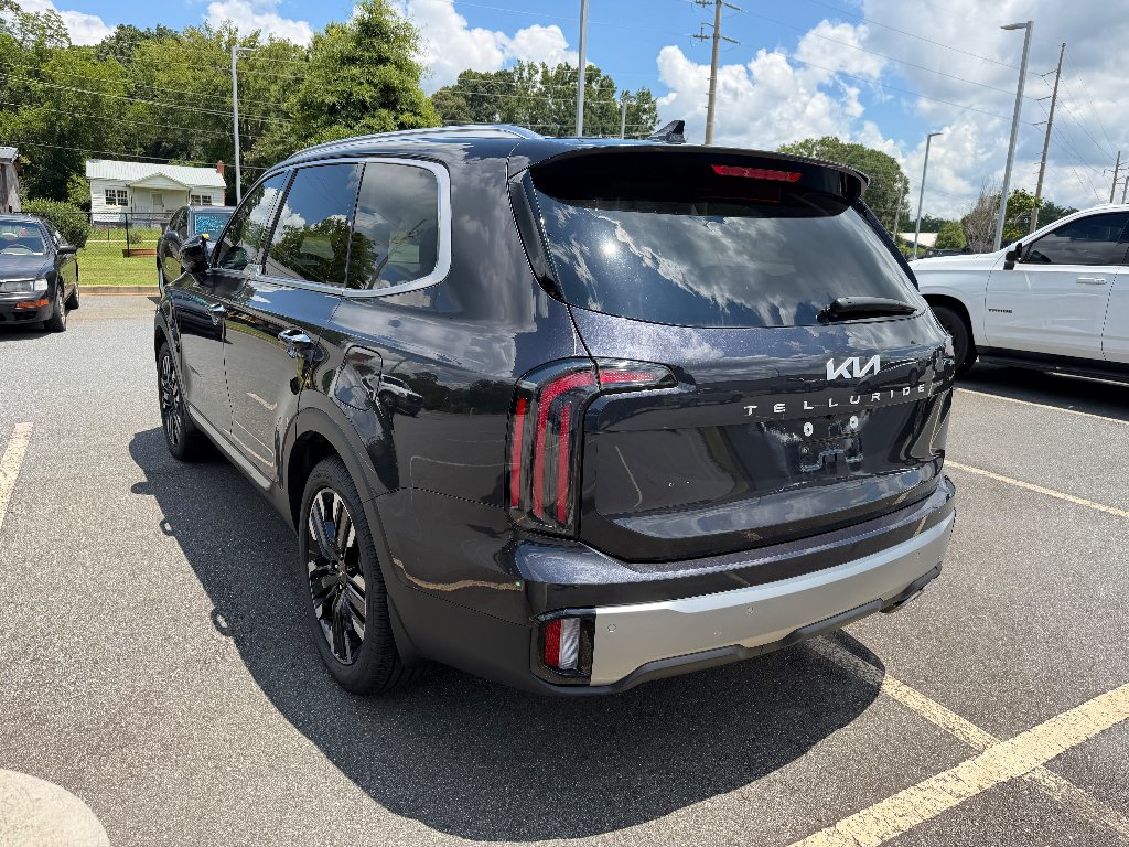 Used 2025 Gray Kia SX image 5