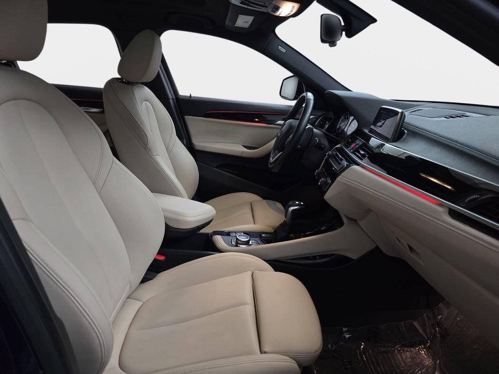 Used 2018 Mediterranean Blue Metallic BMW xDrive28i image 9