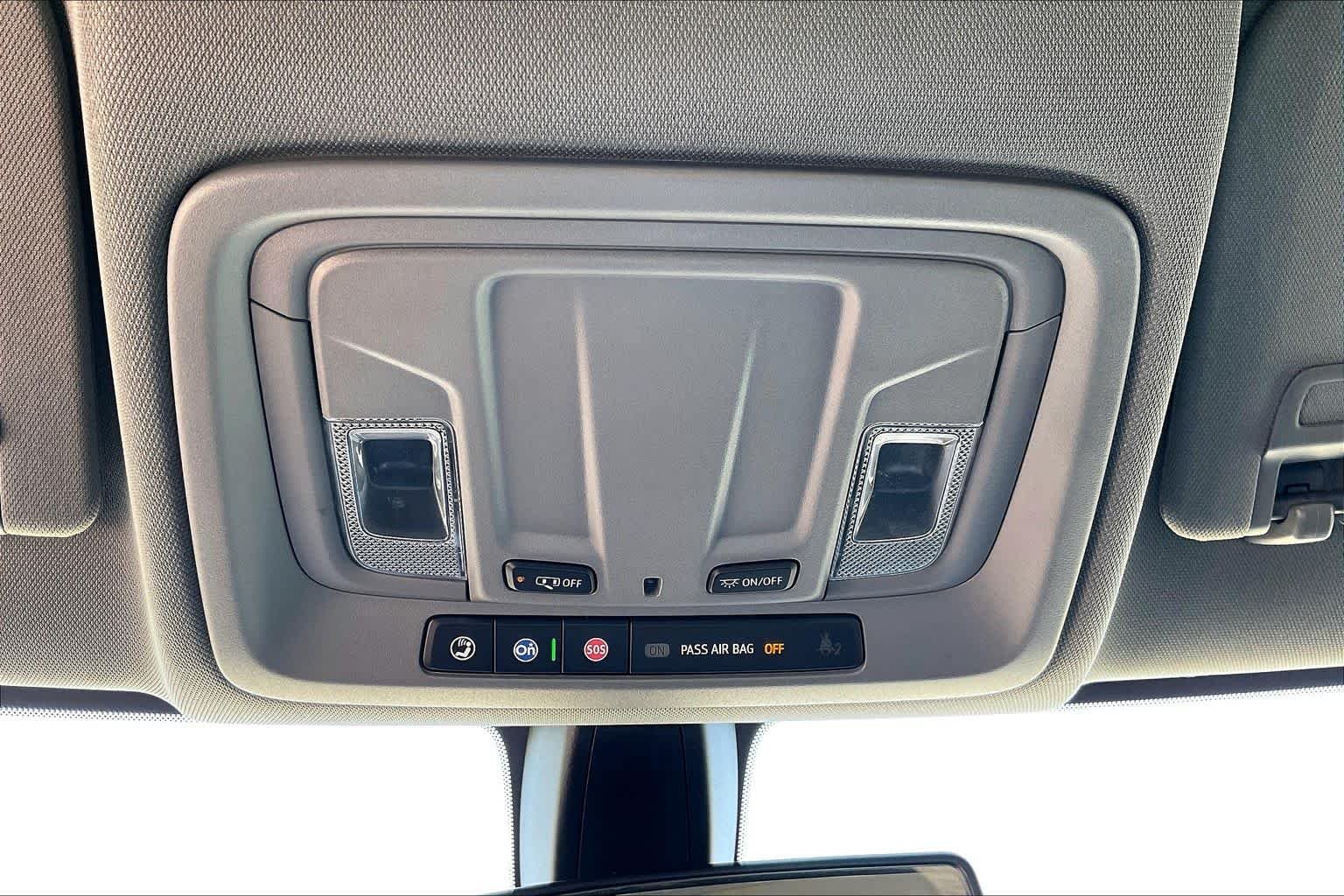 Used 2021 SHADOW GRAY METALLIC Chevrolet Custom image 31