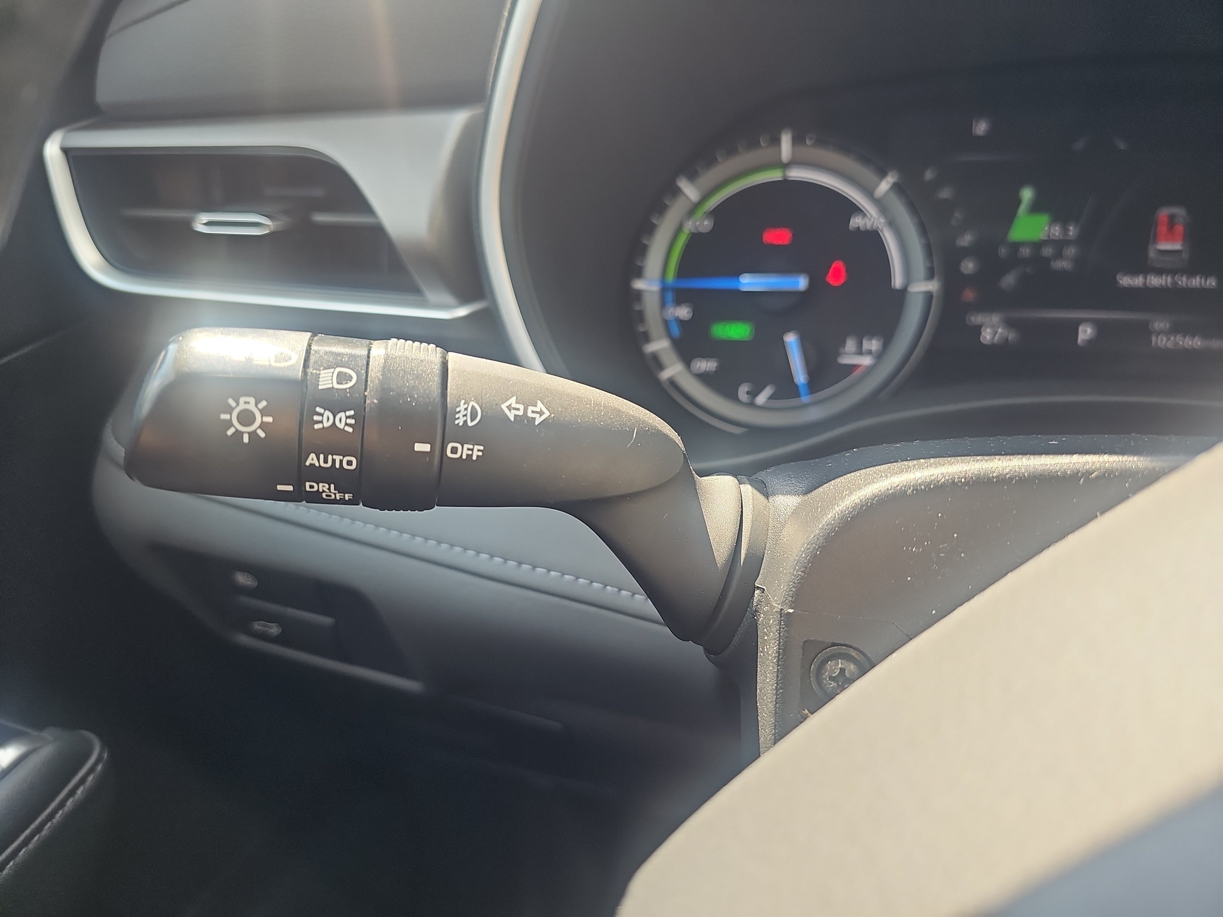 Used 2021 Blizzard Pearl Toyota Hybrid XLE image 18