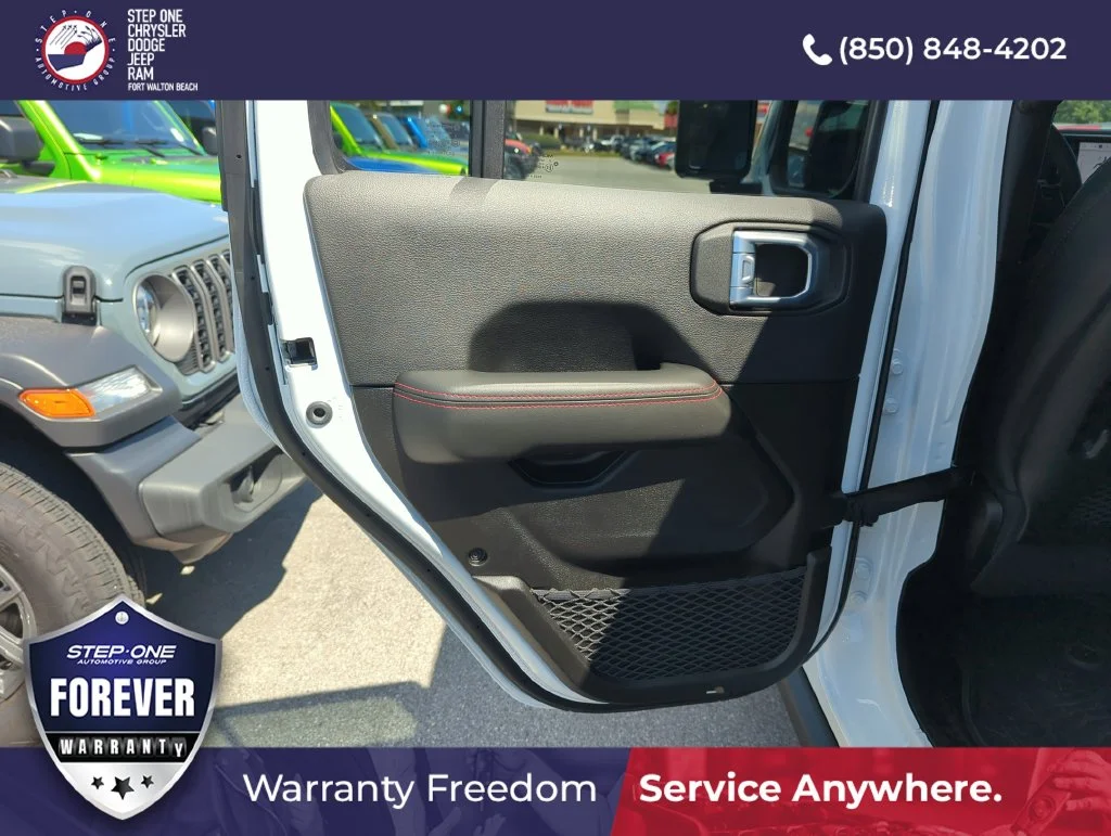 Used 2025 White Jeep Rubicon X image 26