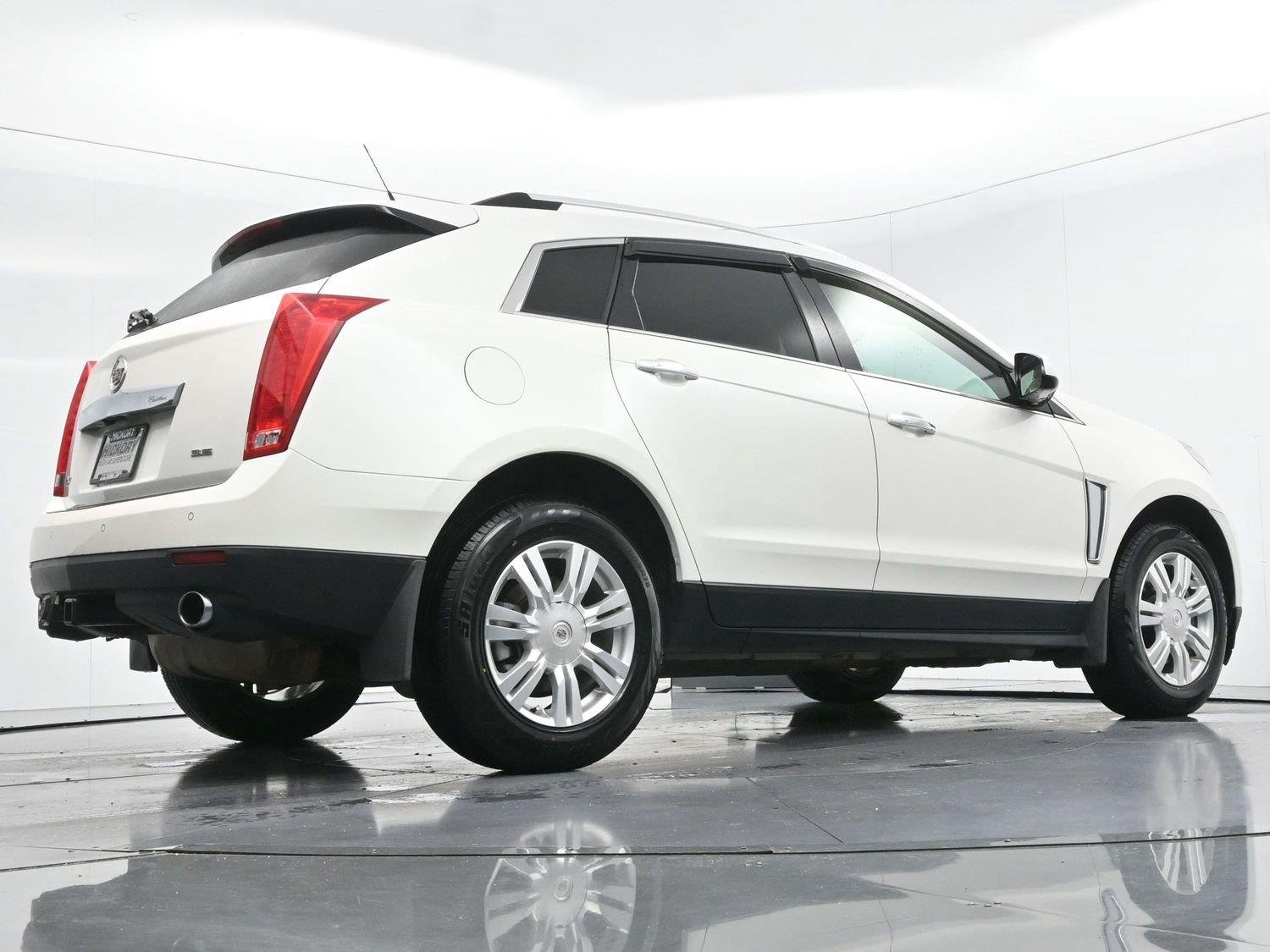 Used 2014 Platinum Ice Tricoat Cadillac Luxury Collection image 51